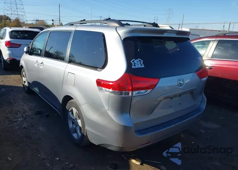 2013 Toyota Sienna Le V6 8 Passenger from USA, damaged, VIN 5TDKK3DC2DS372953